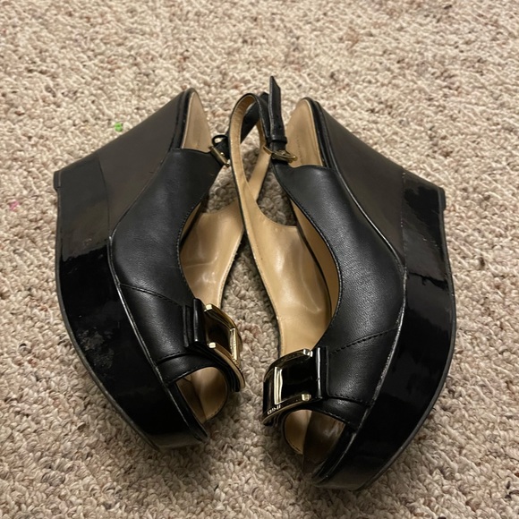 Tommy Hilfiger leather  wedge Heels size 8.5M - Picture 4 of 4